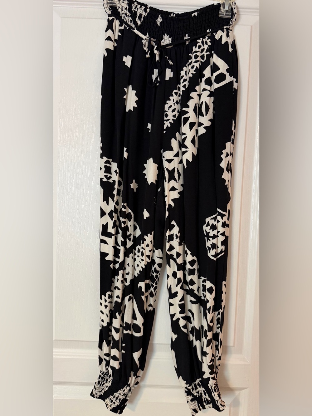Anthropologie Aniya Balloon Smocked Joggers in Black Size XS